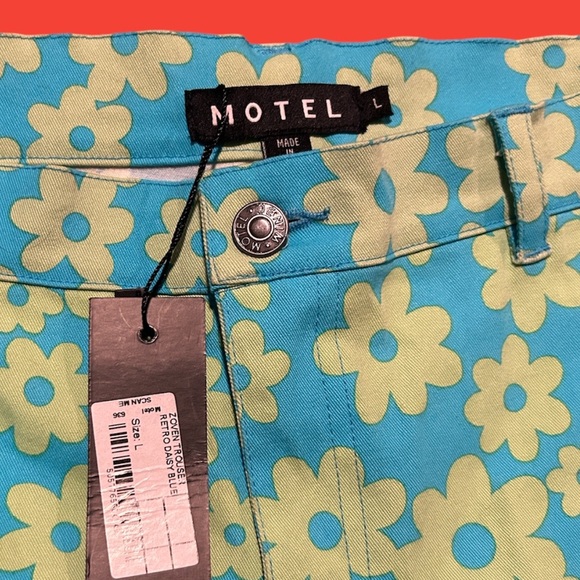 NWT MOTEL ROCKS ZOVEN TROUSERS RETRO DAISY BLUE FLORAL STRETCHY FLARE PANTS - Picture 2 of 4